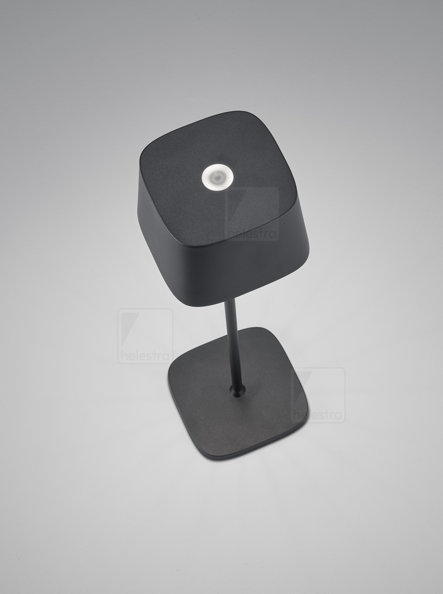 Helestra KORI  lampe de table aluminium noir mat