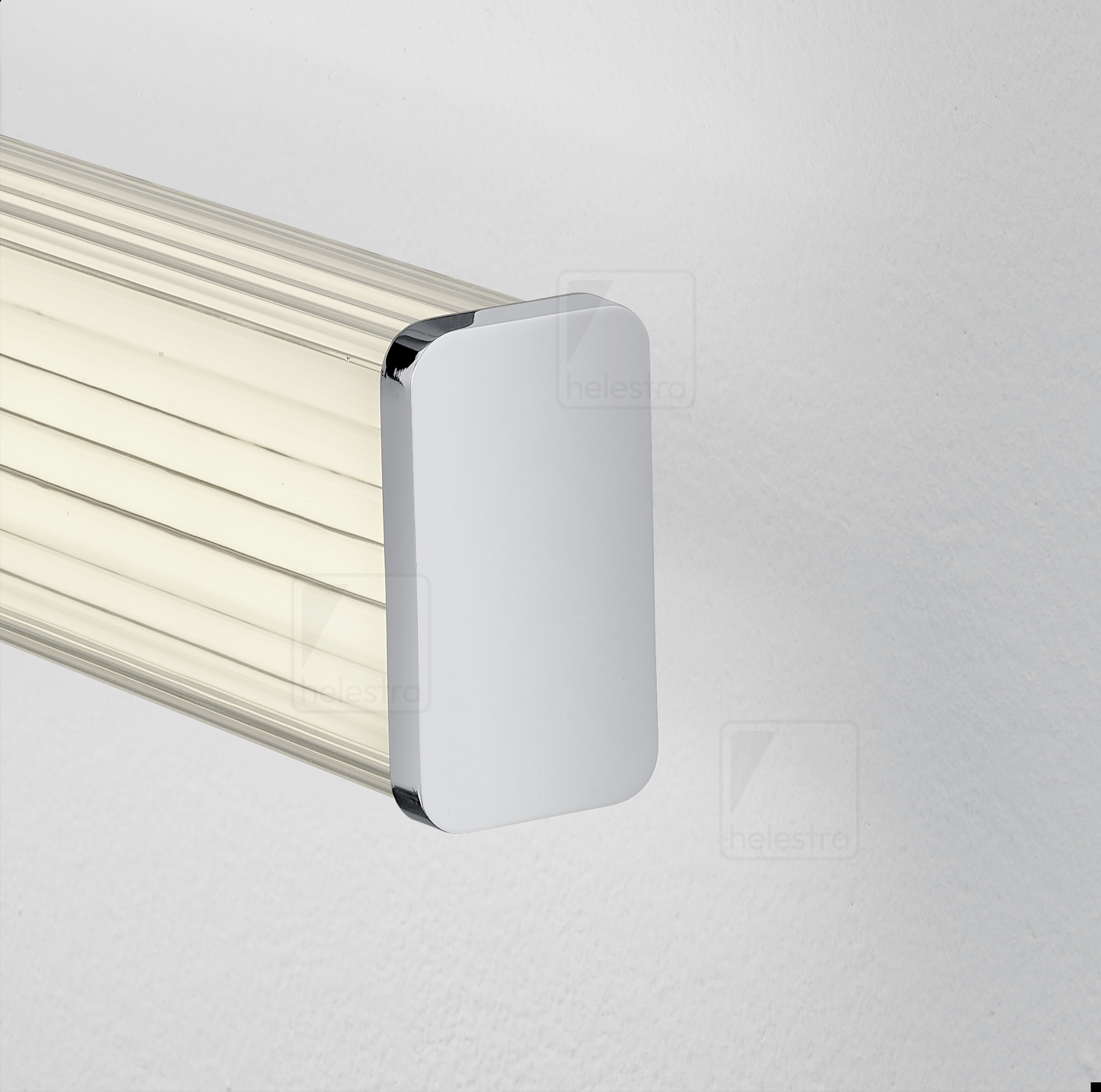 Helestra ISOU  lampada a parete acciaio cromato