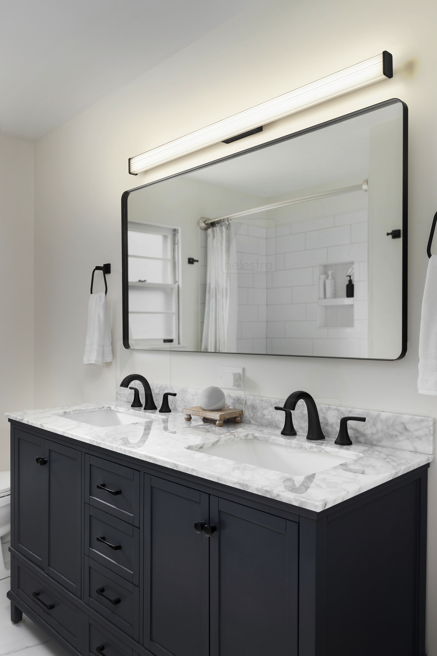 Helestra ISOU  lampada a parete acciaio nero opaco