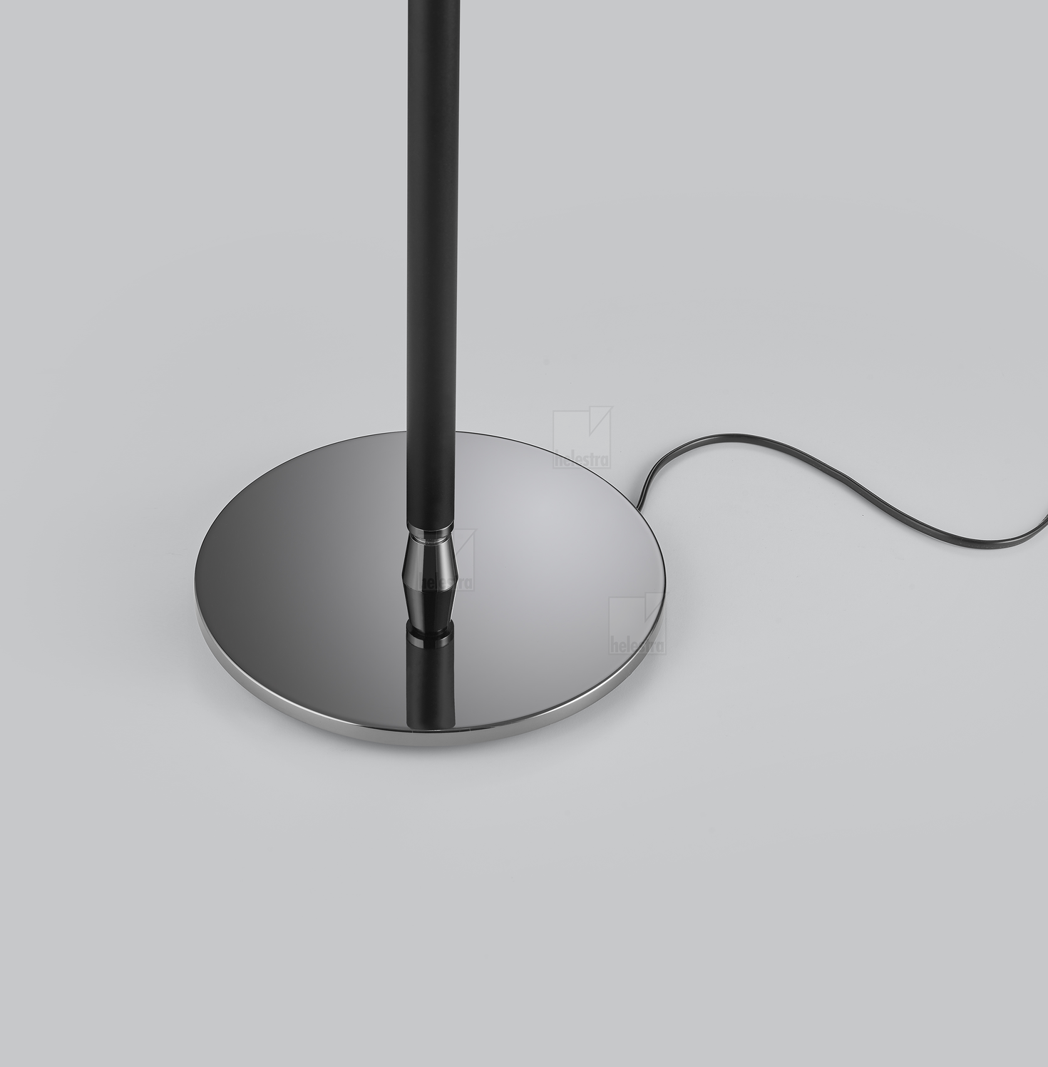 Helestra OPPO  lampadaire Acier noir mat - noir-chrome