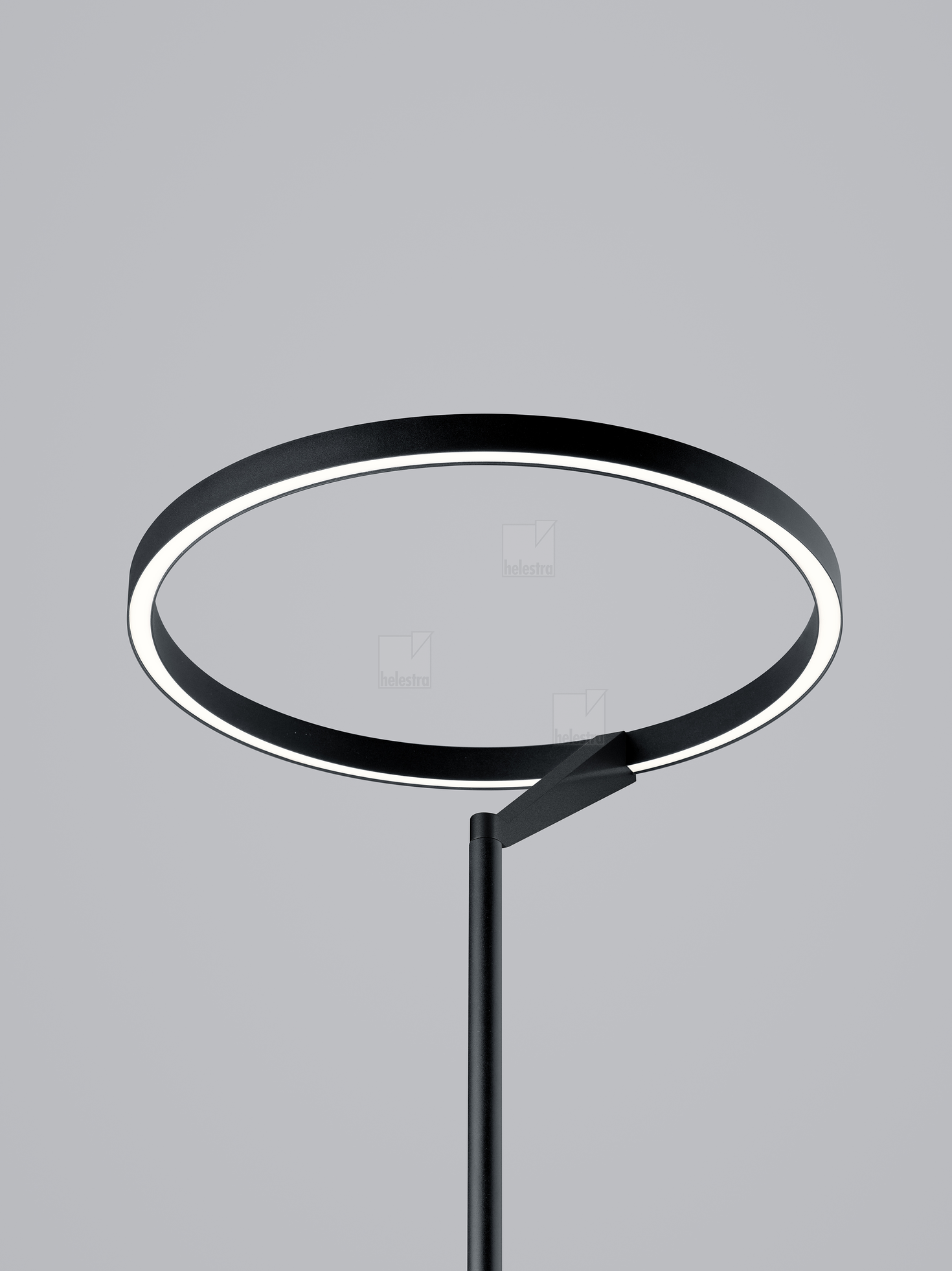 Helestra CHAZ  Stehleuchte Aluminium mattschwarz