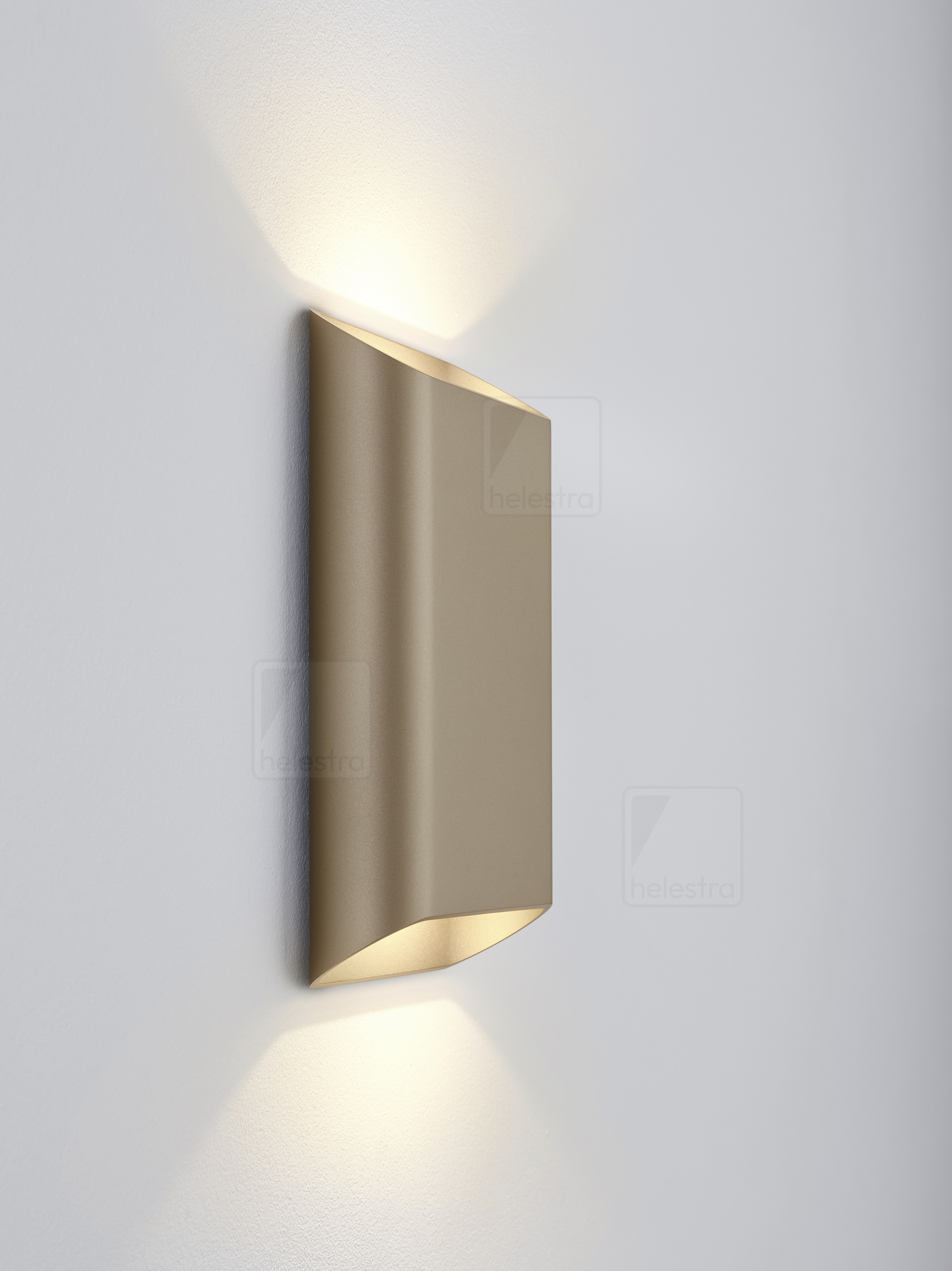 Helestra TOCO  Wandleuchte Aluminium coffee
