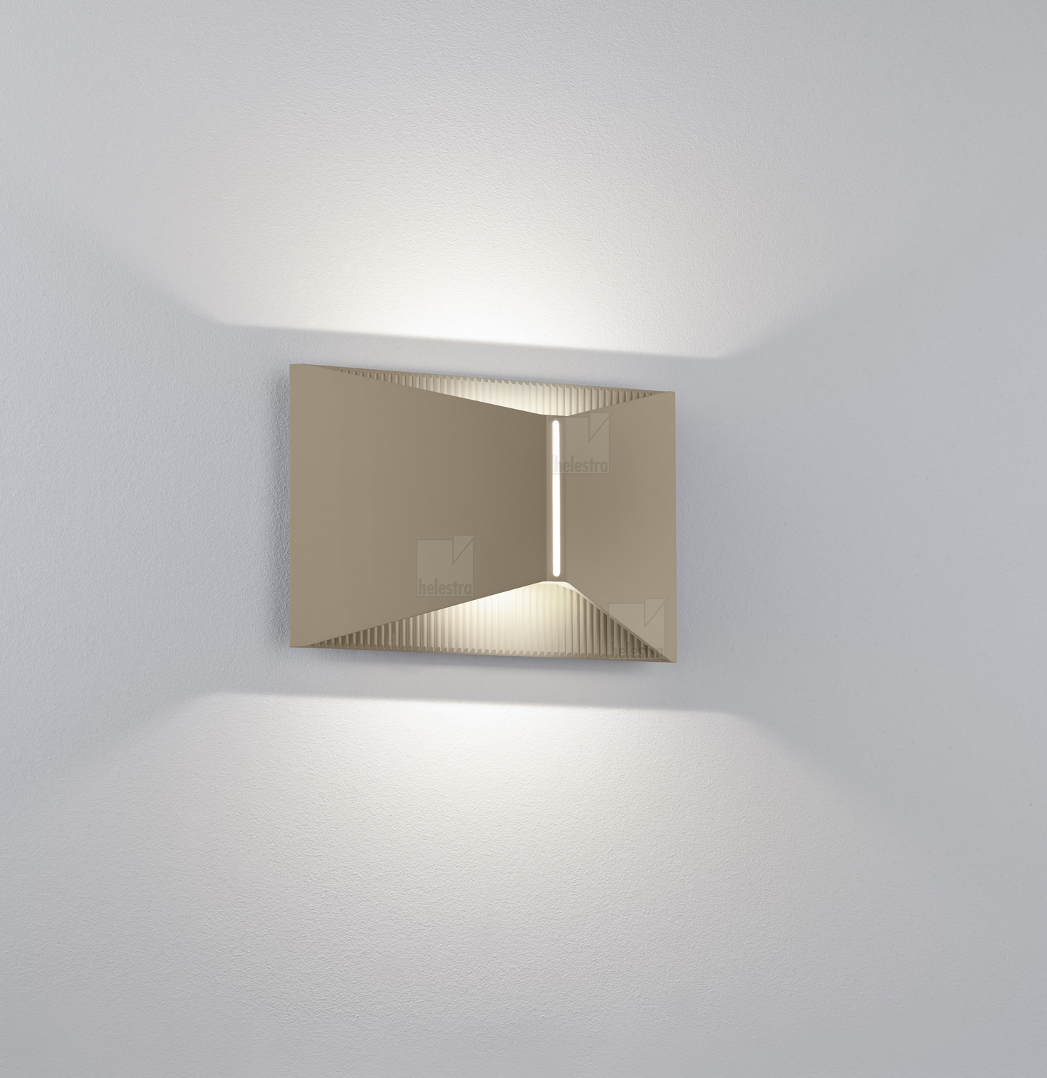 Helestra VID  applique aluminium Café 