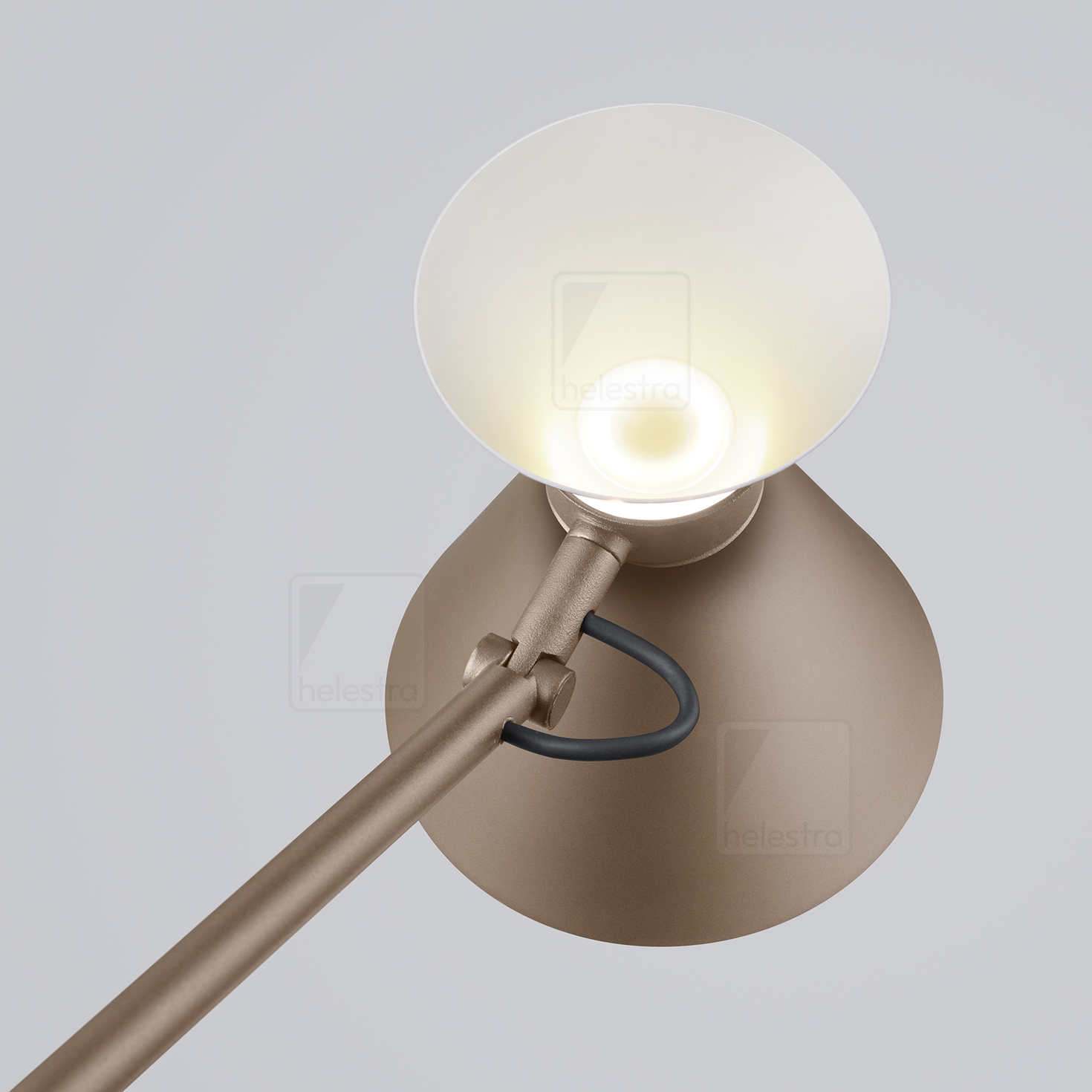 Helestra LUK  Stehleuchte Aluminium coffee