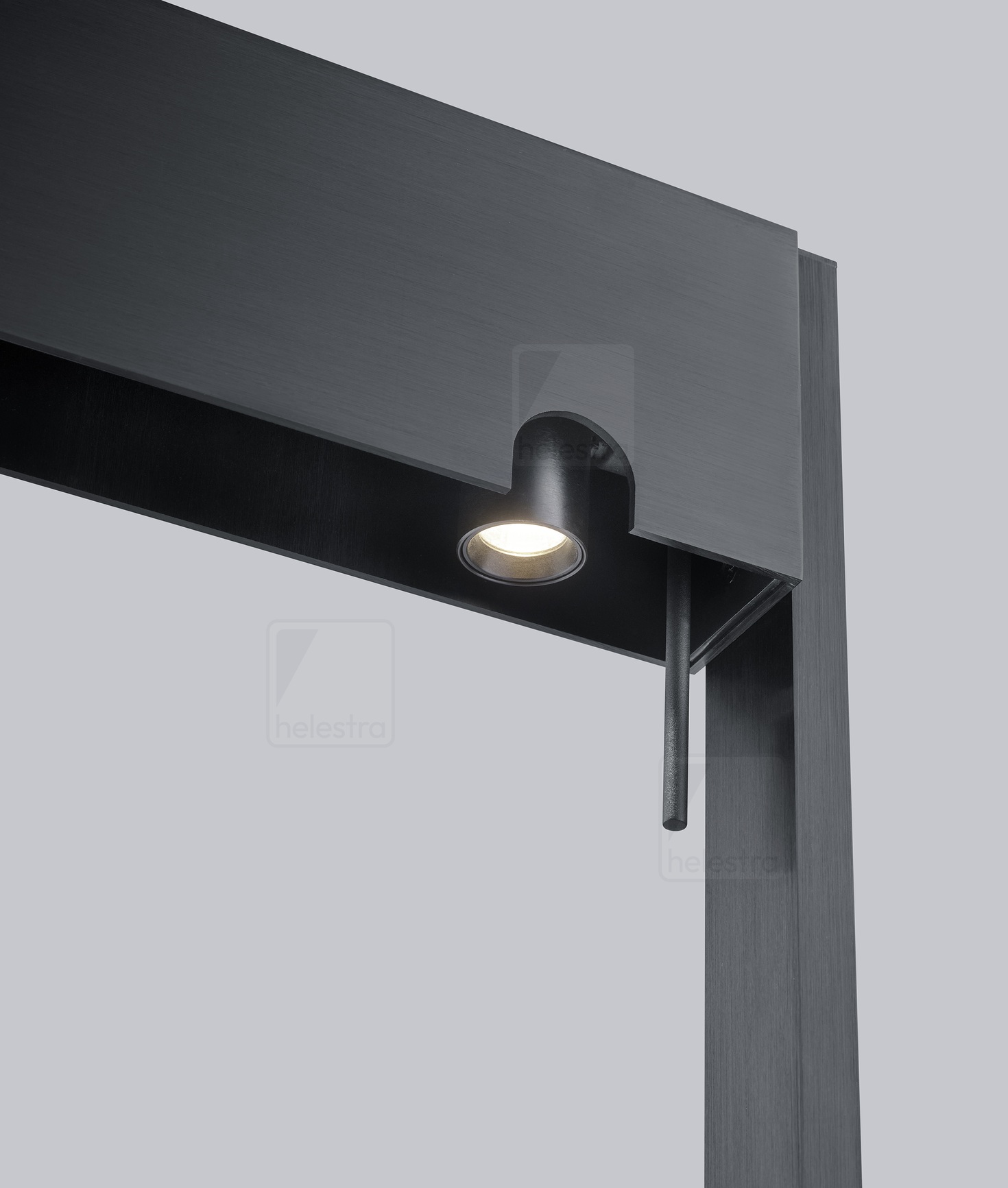 Helestra TOKI  lampadaire Acier noir
